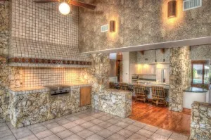 luxurystonetilegrillroom